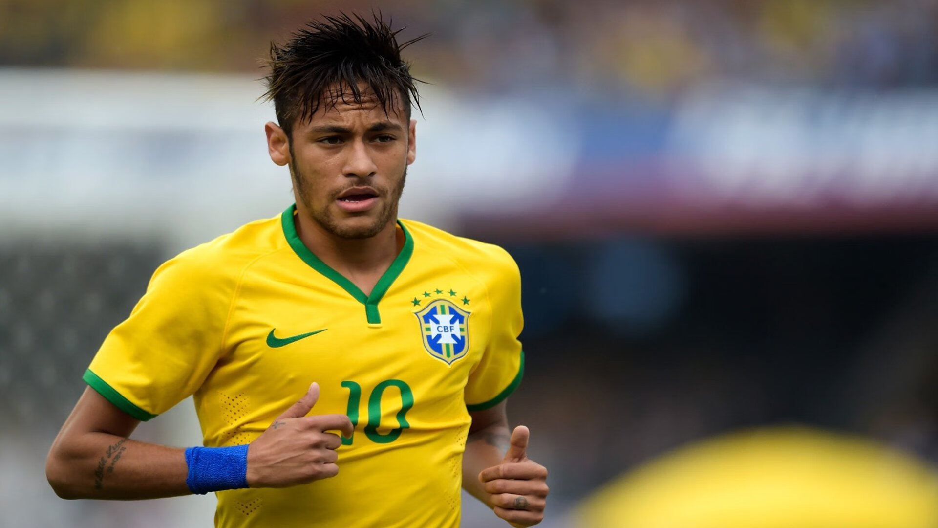 跨界合作推广足球主题的文化旅游节，增强品牌影响力，推广足球运动