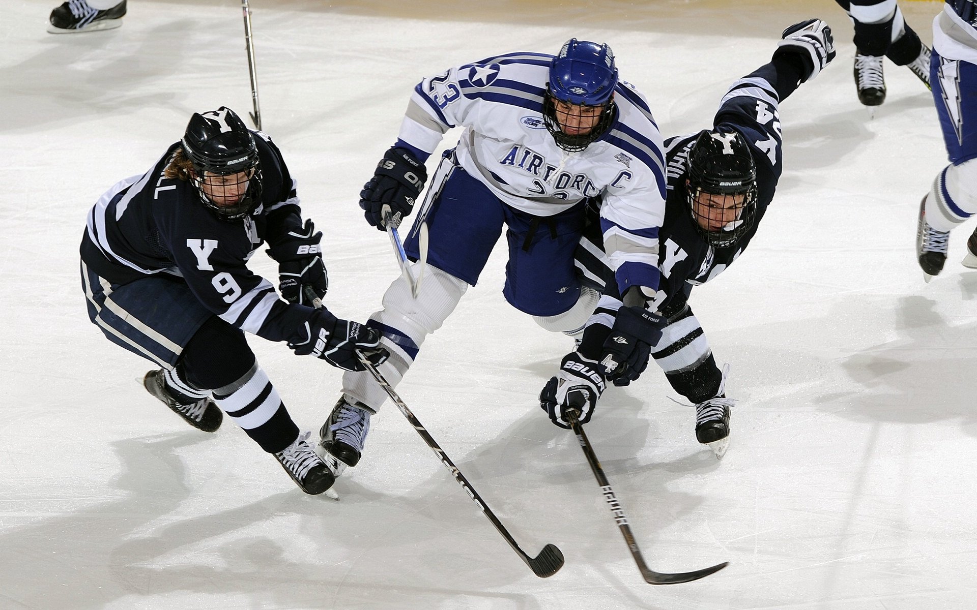 俱乐部探索“青少年双轨制”培养新路径